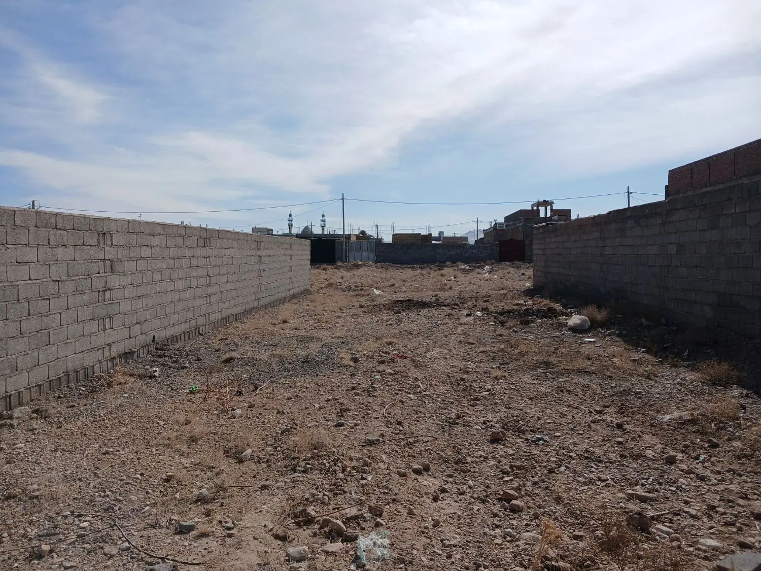 زمین فروشی قناتغستان