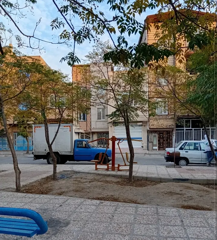 فروش ویلای 100 متری با 80 متر مغازه