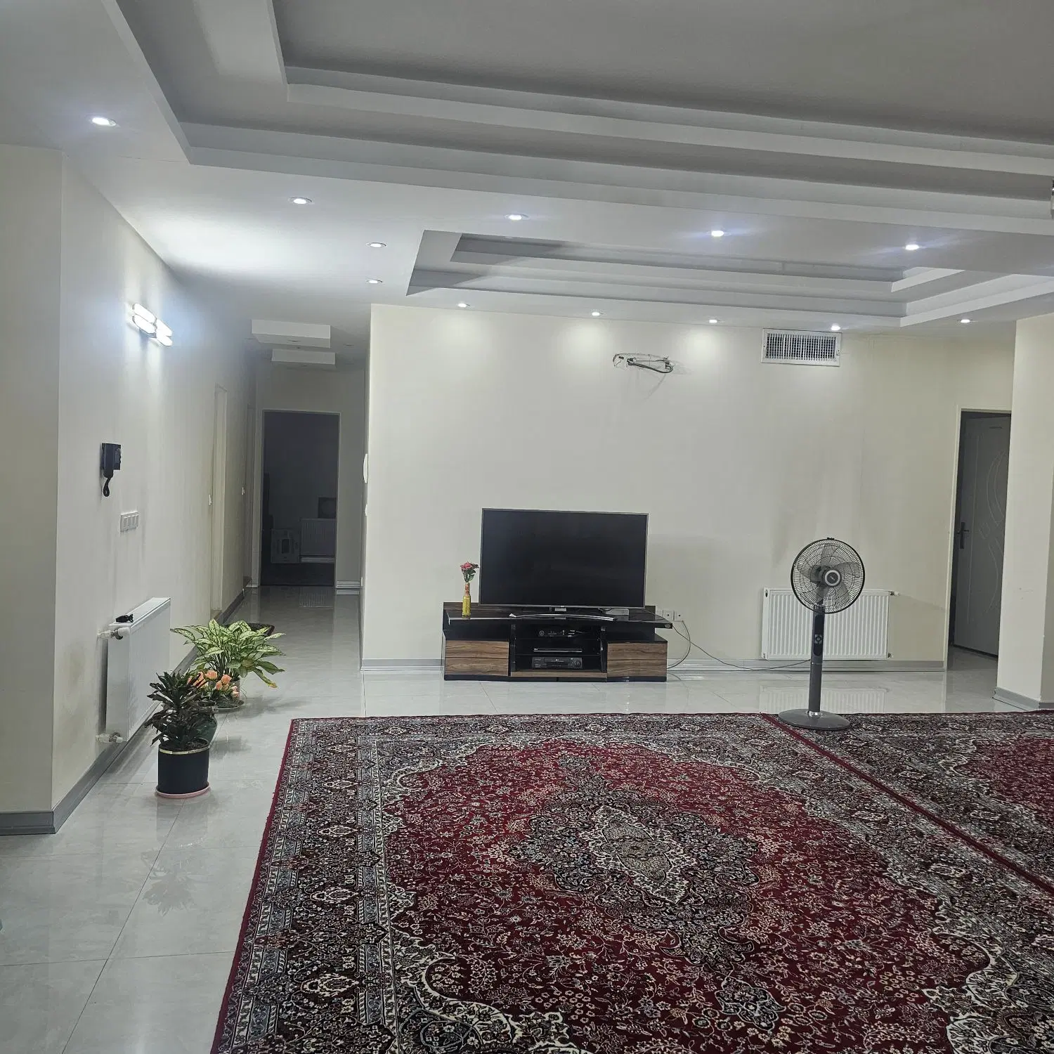 اپارتمان 143متری نوساز وتمیز