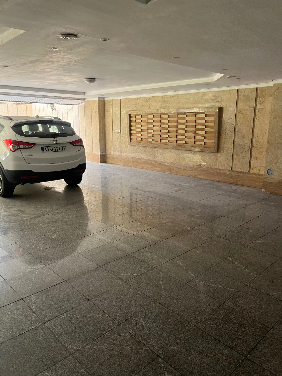 ۷۱ متر  ۲ خوابه پارکینگ اسانسور فول امکانات
