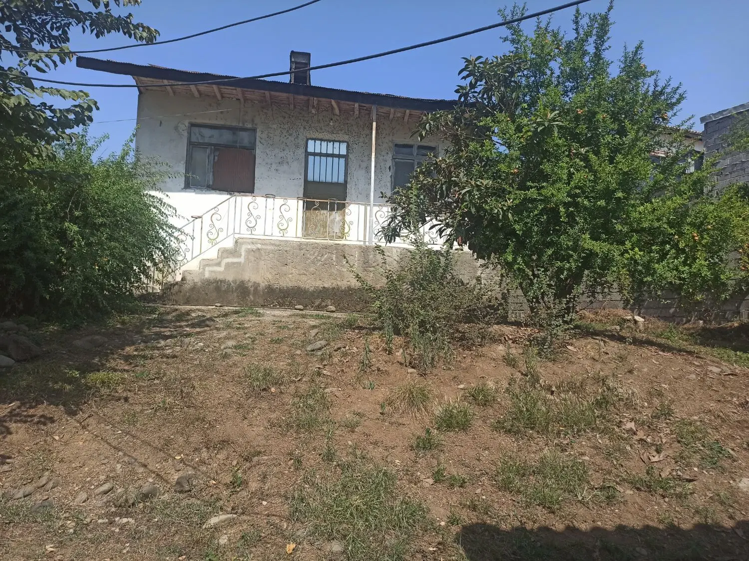 خانه کلنگی حیاط دار سند دارد .فروش فوری.