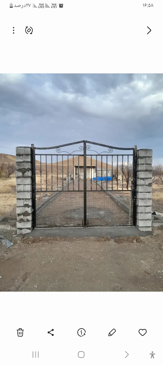 خانه باغ نزدیک میانه