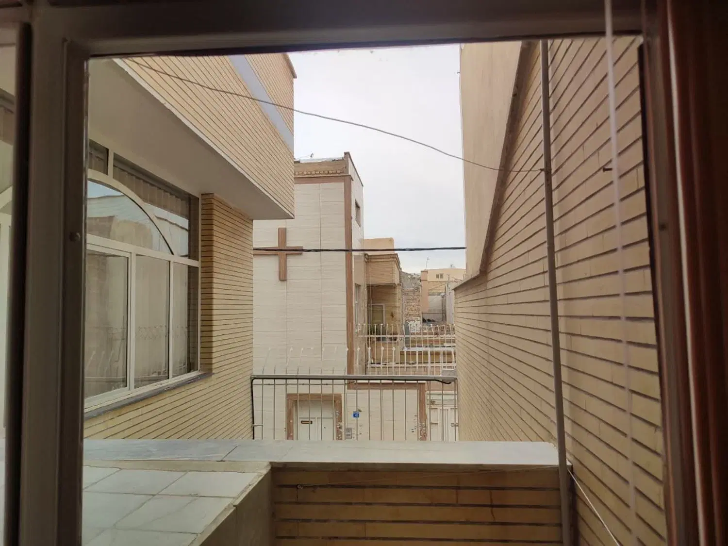 خانه دو طبقه نقلی ملک شهر خیابان ارمان
