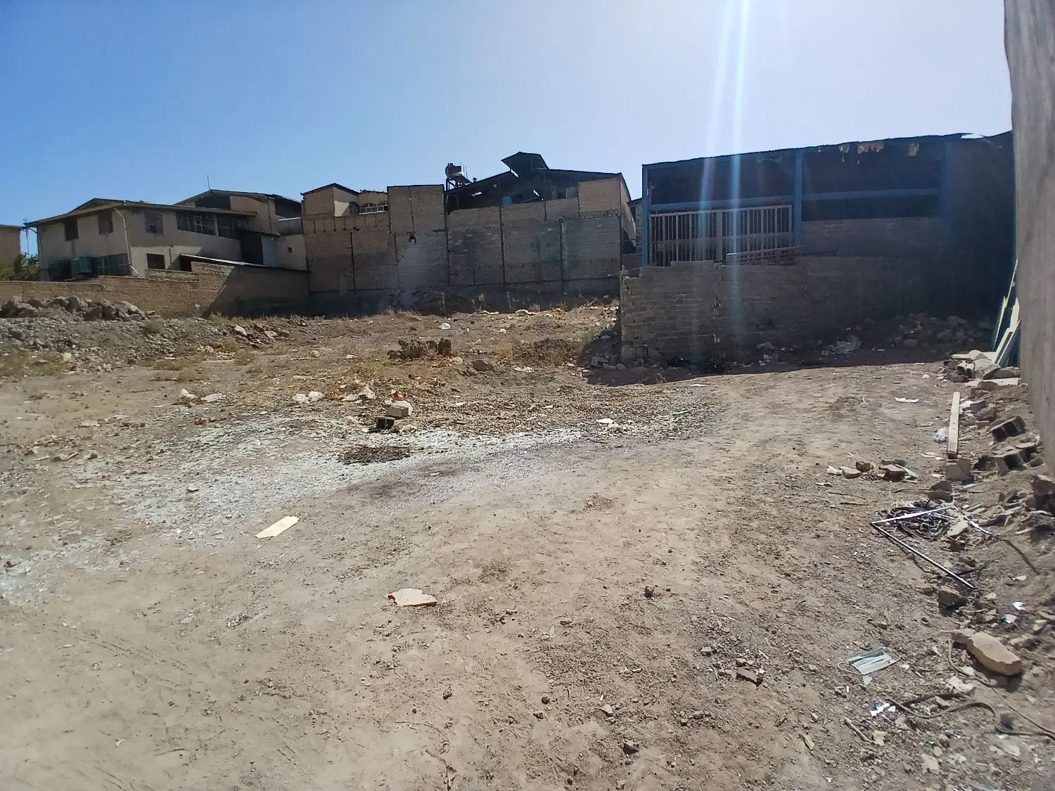 ۱۷۳ متر زمین مناسب سوله بومهن کامیون دارن