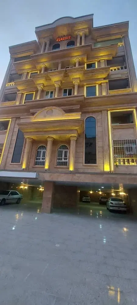 فروش واحد ۱۳۰ متری طبقه دوم تحویل برج ۷ امسال