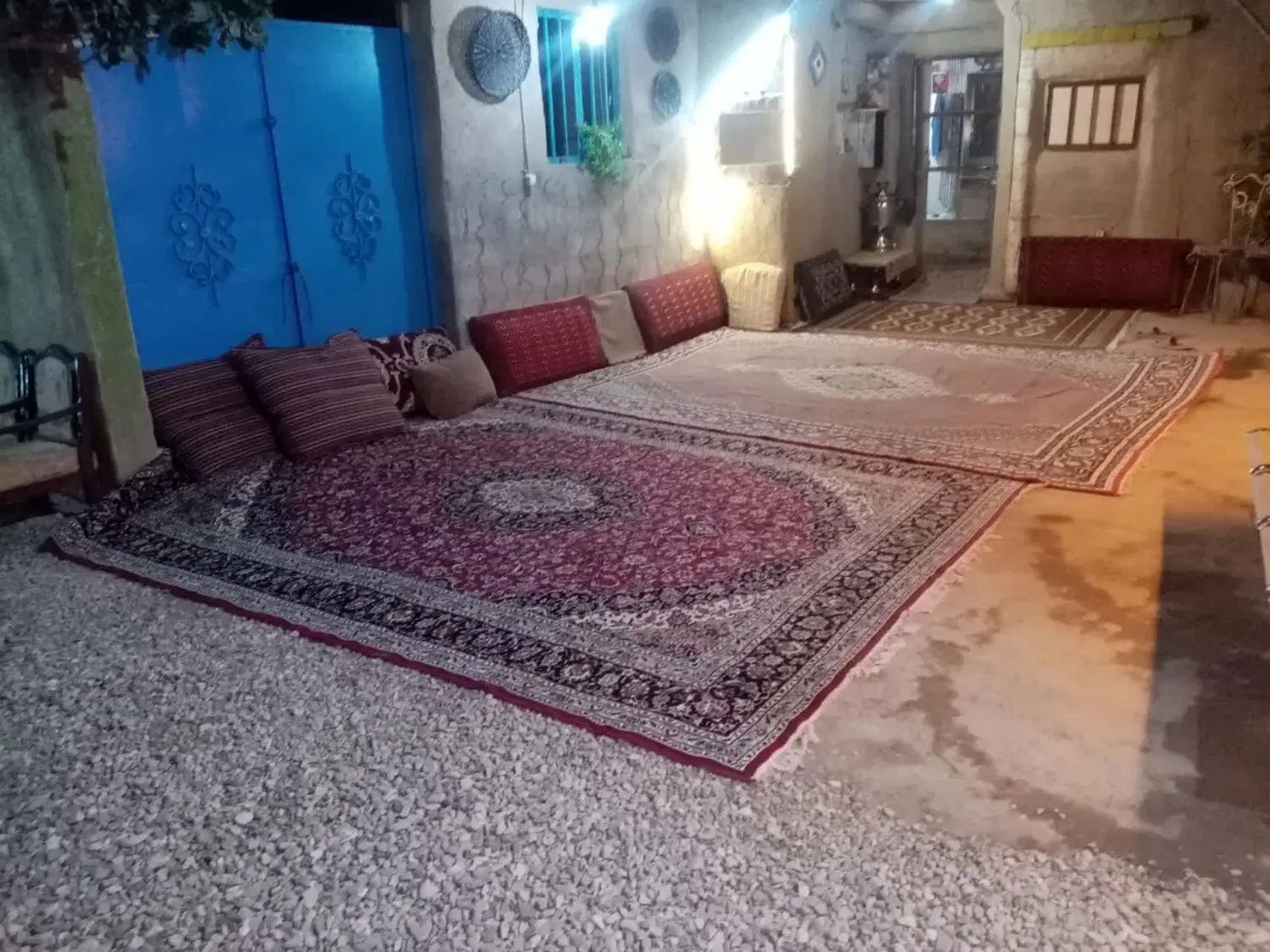 باغ پسته و محیط دنج سفره خانه