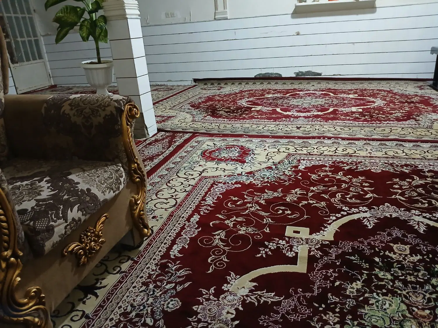 زیرزمین برای انبار و کارگاه
