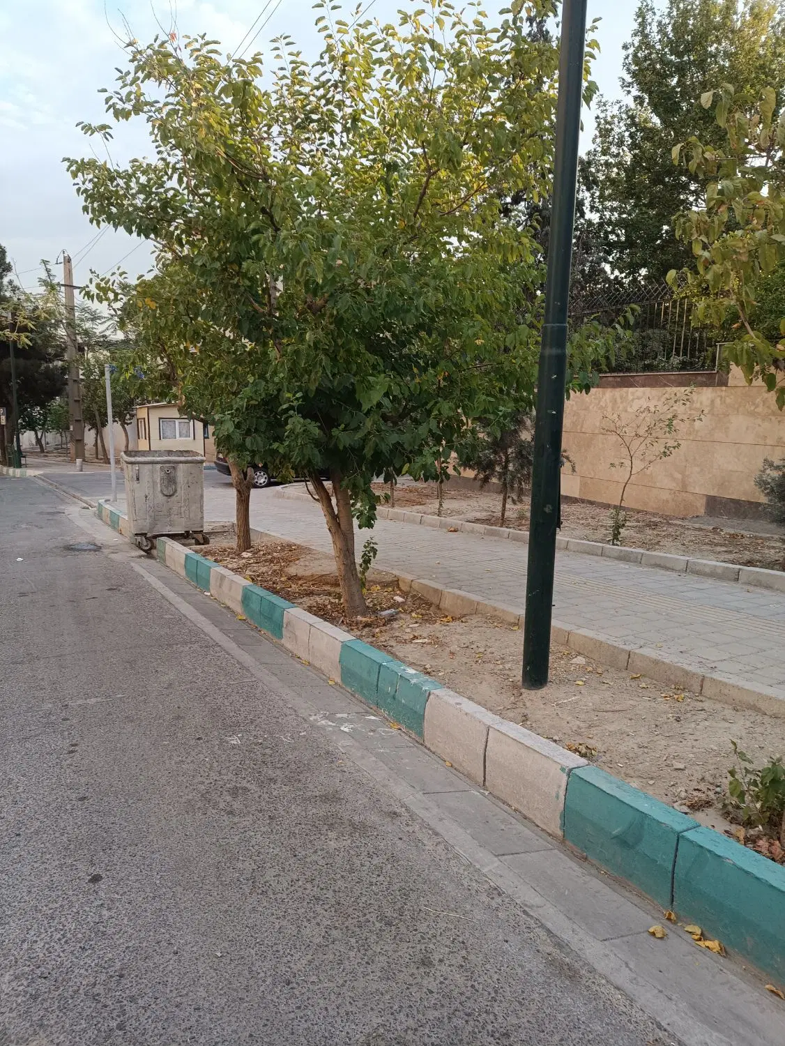 مغازه فاز ۴ بر خوارزم ۵۰ متر با بالکن