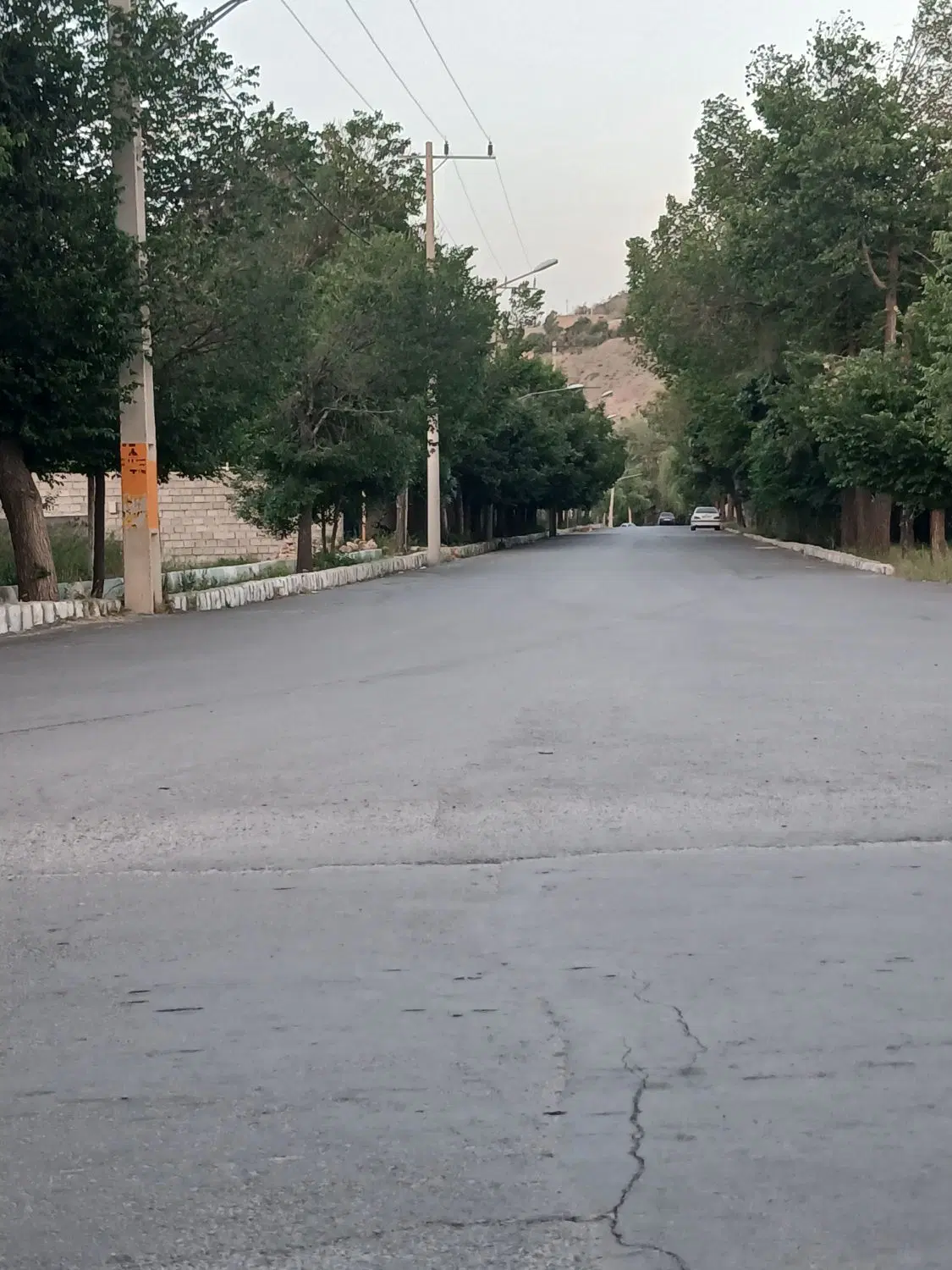 زمین ۲۲۰ متری ویلایی در شهر چادگان .