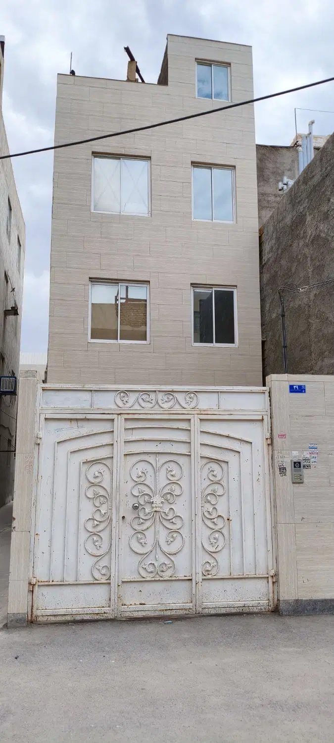 آپارتمان همکف، ۲ خواب + پارکینگ دار