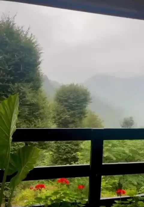 ویلاچوبی باتراس جاده ییلاق ولسبلنگاه نزدیک رودخانه