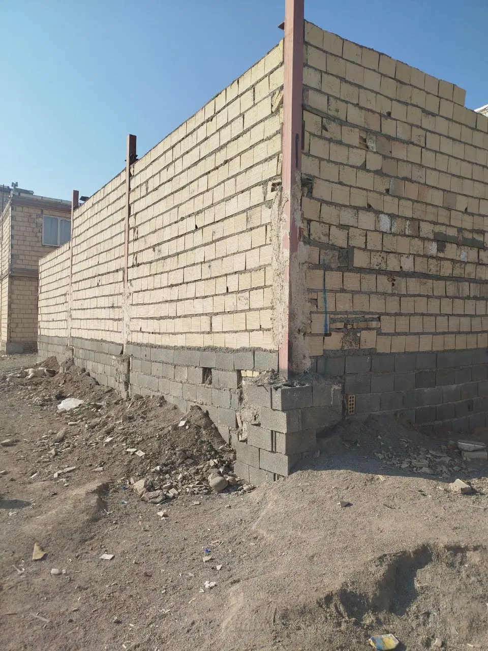 چهار دیواری ۱۰۴ متری داود اباد