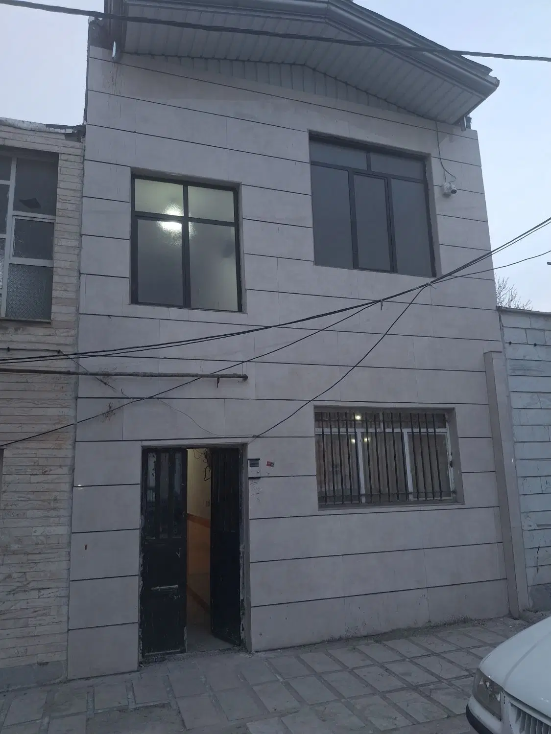 خانه بهرخیابان سنایی