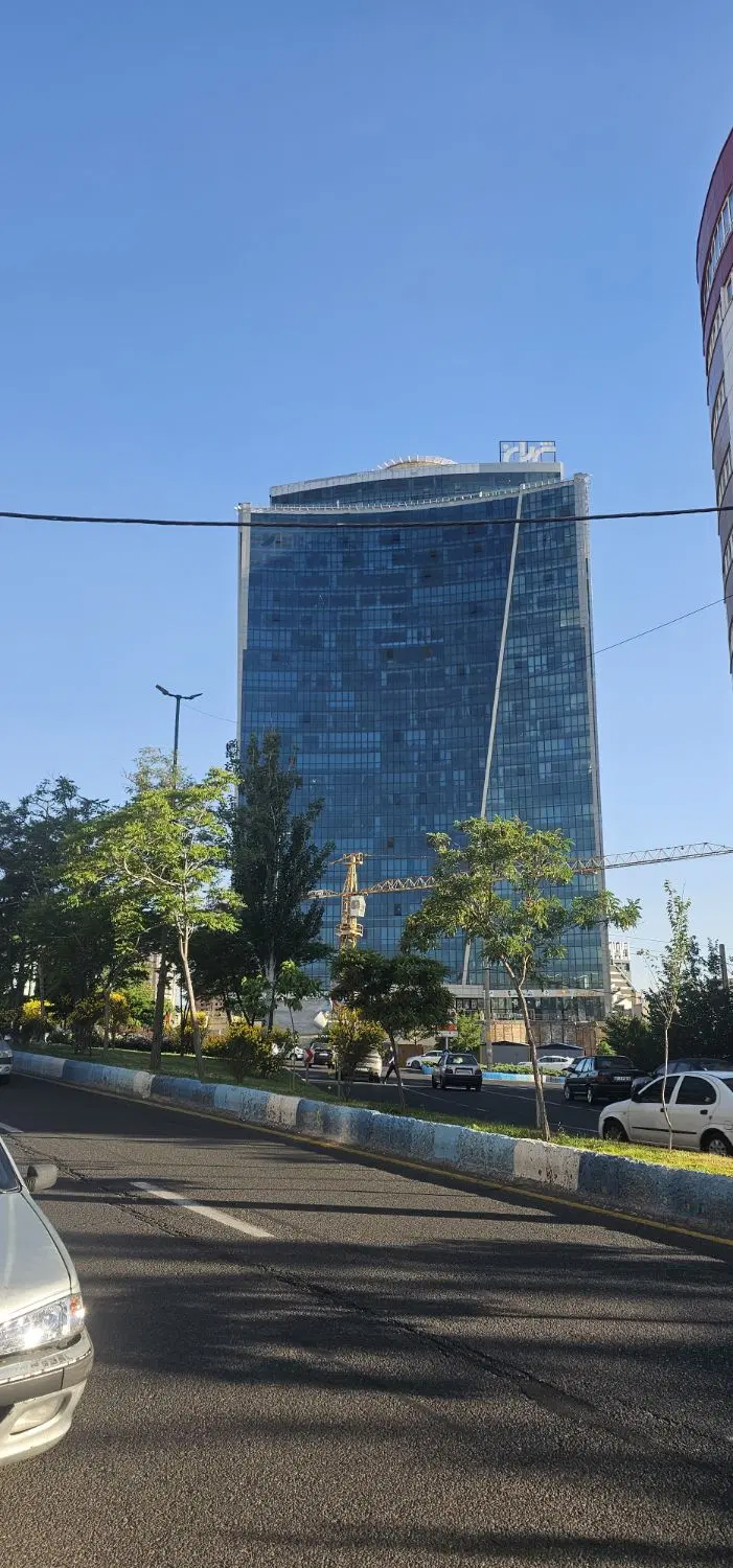 رهن و اجاره مغازه ۹۵ متر چهارراه شاهگلی