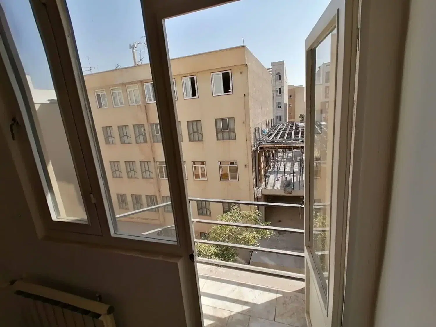 نارمک میدان هفدهم ۱۱۰ مترطبقه سوم