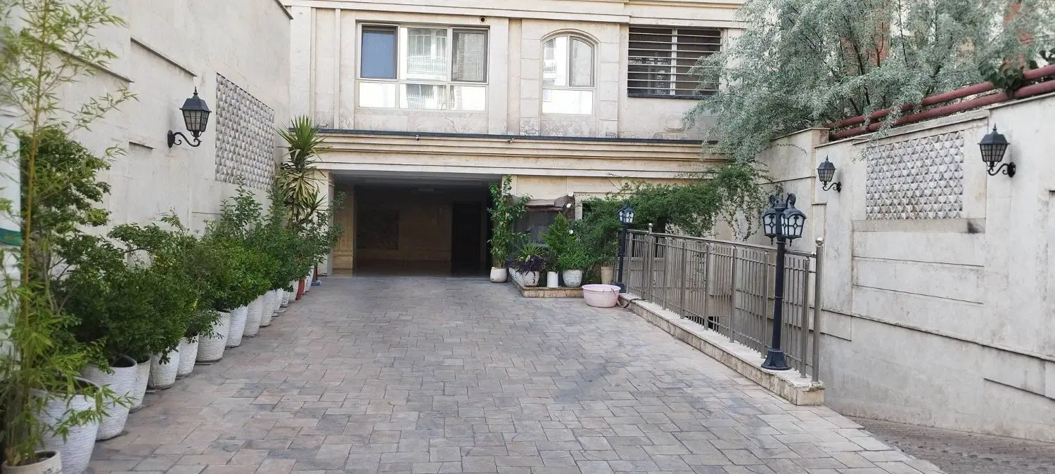 آپارتمان 3خواب فول امکانات لوکس
