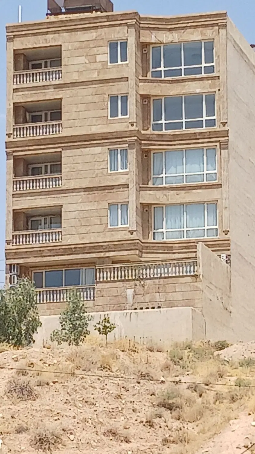 سه خوابه تک واحدی در بهترین لوکیشن