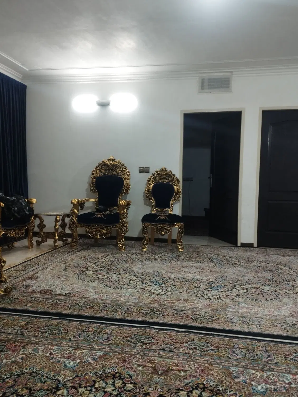 آپارتمان هشتاد متری
