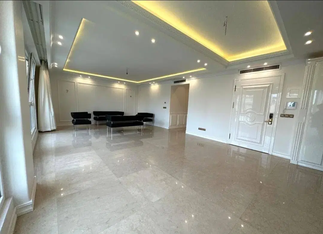 210 متر نوساز در تاپ لوکیشن منطقه