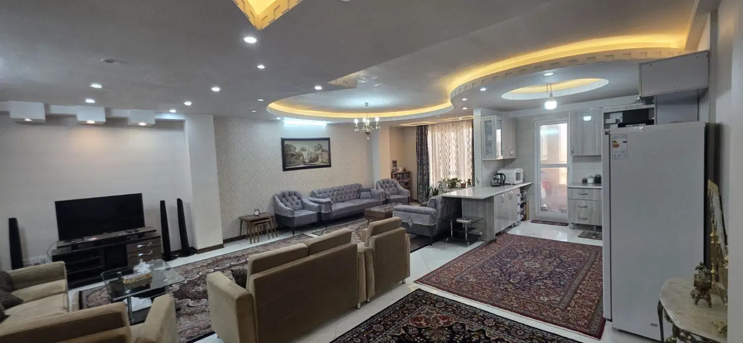 فروش اپارتمان فاز یک شمال دلباز ترین پذیرایی