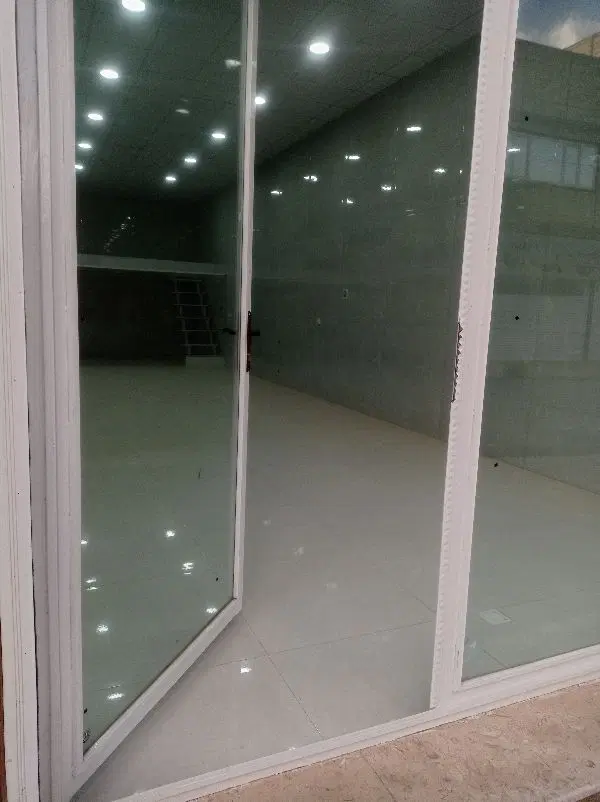 رهن و اجاره مغازه ۸۰ متری