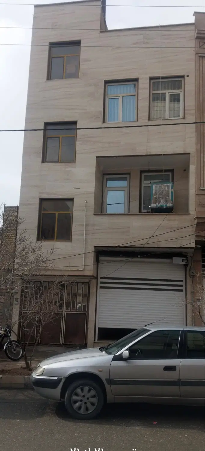 ویلایی، مغازه دار