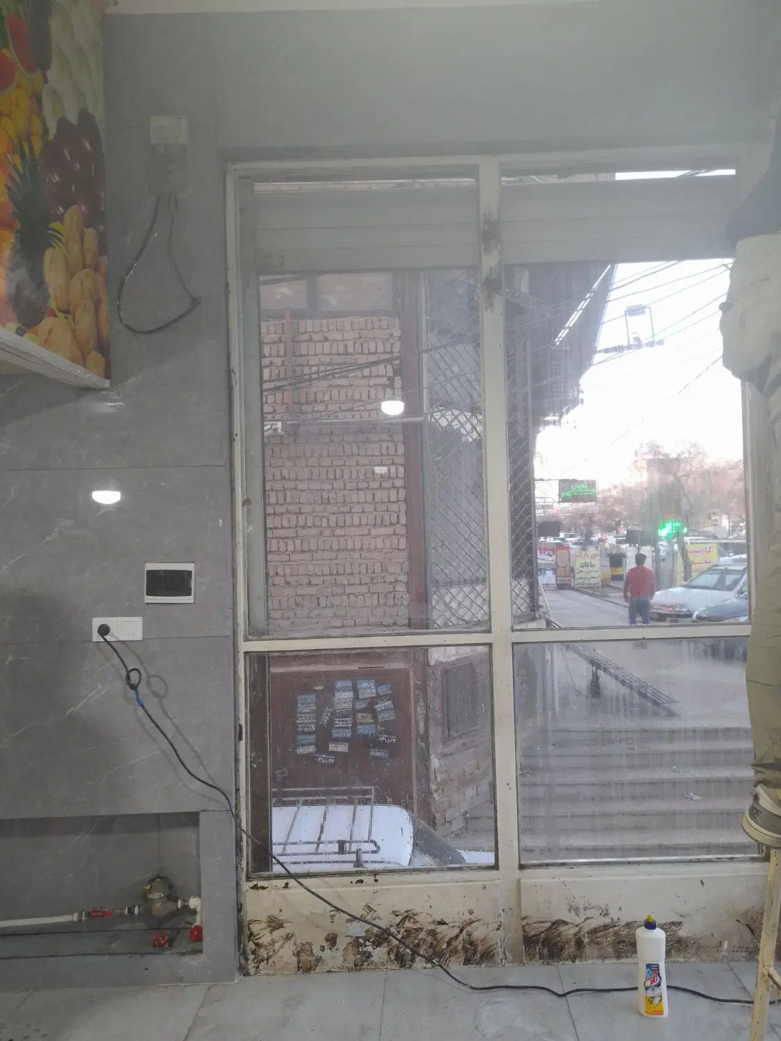 مغازه اجاره ای ۲۰متر دارایی آب برق گاز  تلفن مجزا