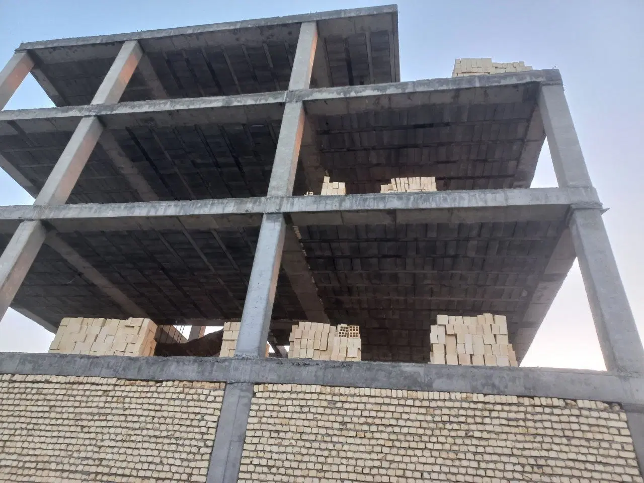آپارتمان باغ ابریشم ۴ طبقه