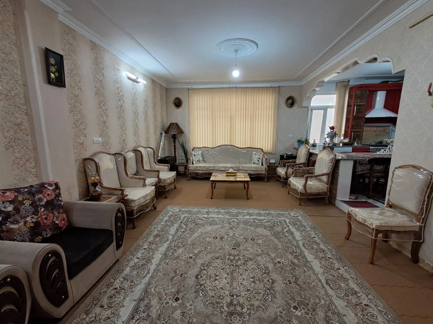 واحد ۸۷ متری طلائیه دو طرف نور+۱۳ متر پارکینگ سندی