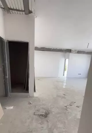 ۱۳۵ متر _دو نبش_ تاپ لوکیشن
