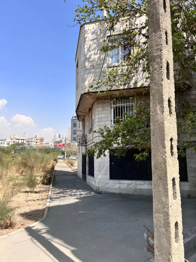 ۴۵ متر کلنگی بالای کاشانی چهار بر