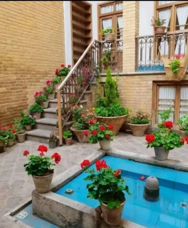 زمین مسکونی و کارگاهی