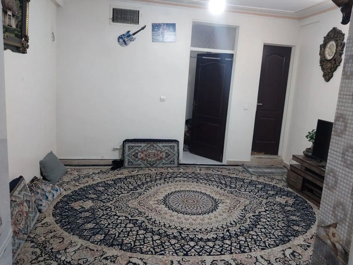 واحد ۶۰ متری ۳۰۰ رهن کامل