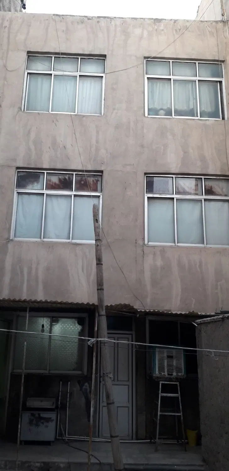 ساختمان کلنگی