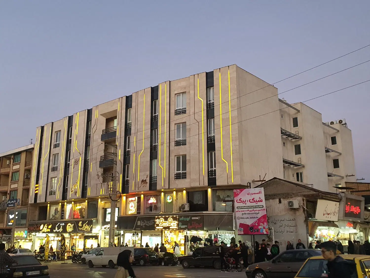 ۵۲ متر واحد اداری تجاری در پاساژ فردوسی بهشهر