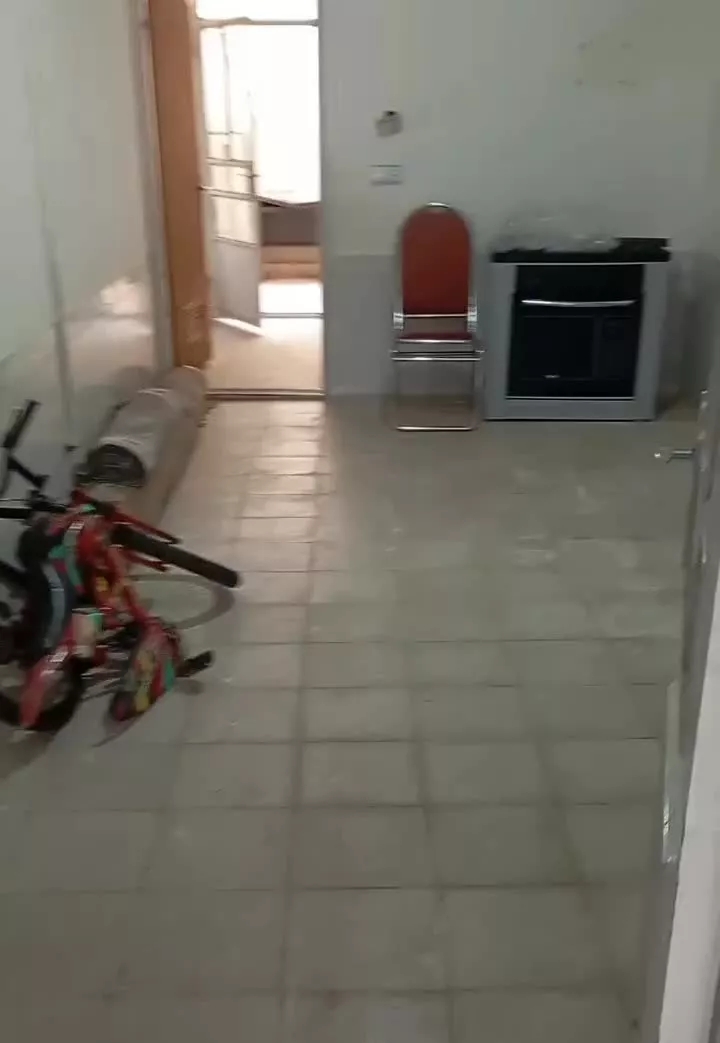 طبقه همکف راه جدا
