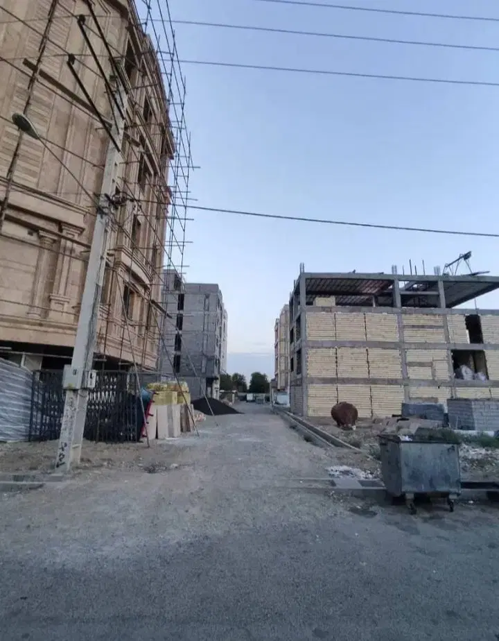 ۲۰۰متر زمین