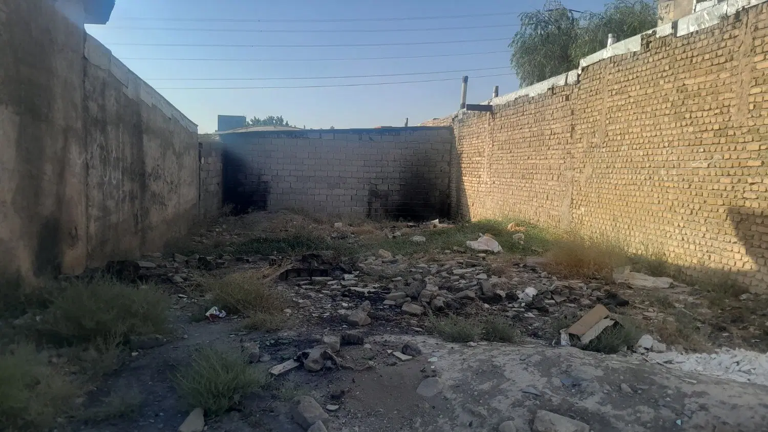 زمین در چهار باغ
