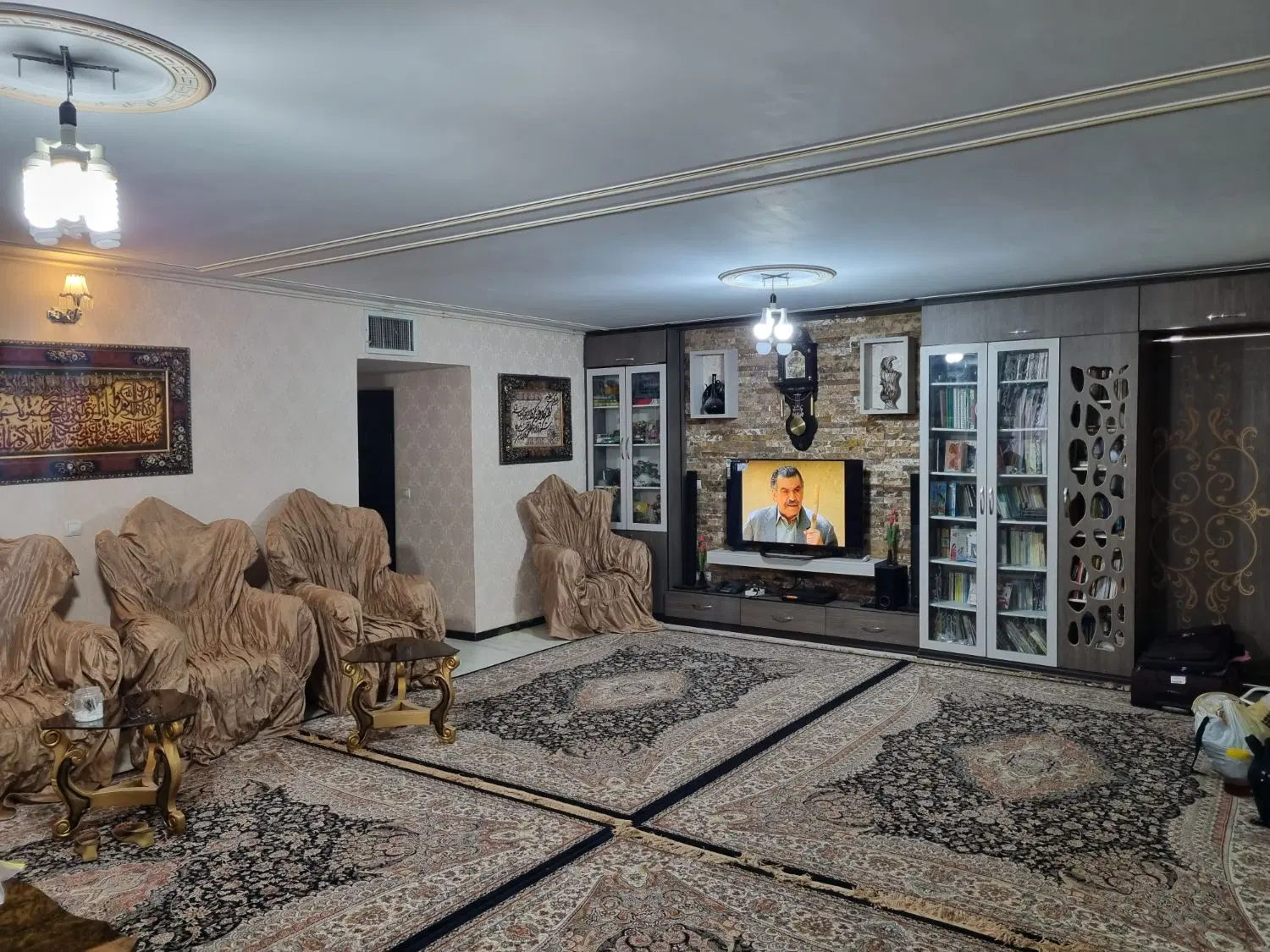 ۱۳۰ متری ، دور میدان باباطاهر، سه خواب