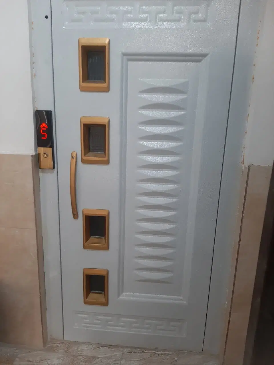 آپارتمان نوساز ۱۰۵ متری