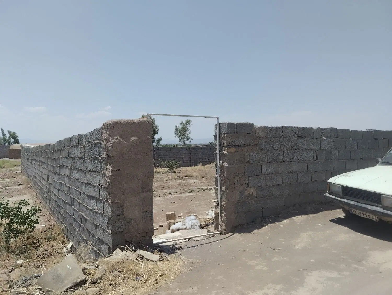 زمین فروشی
