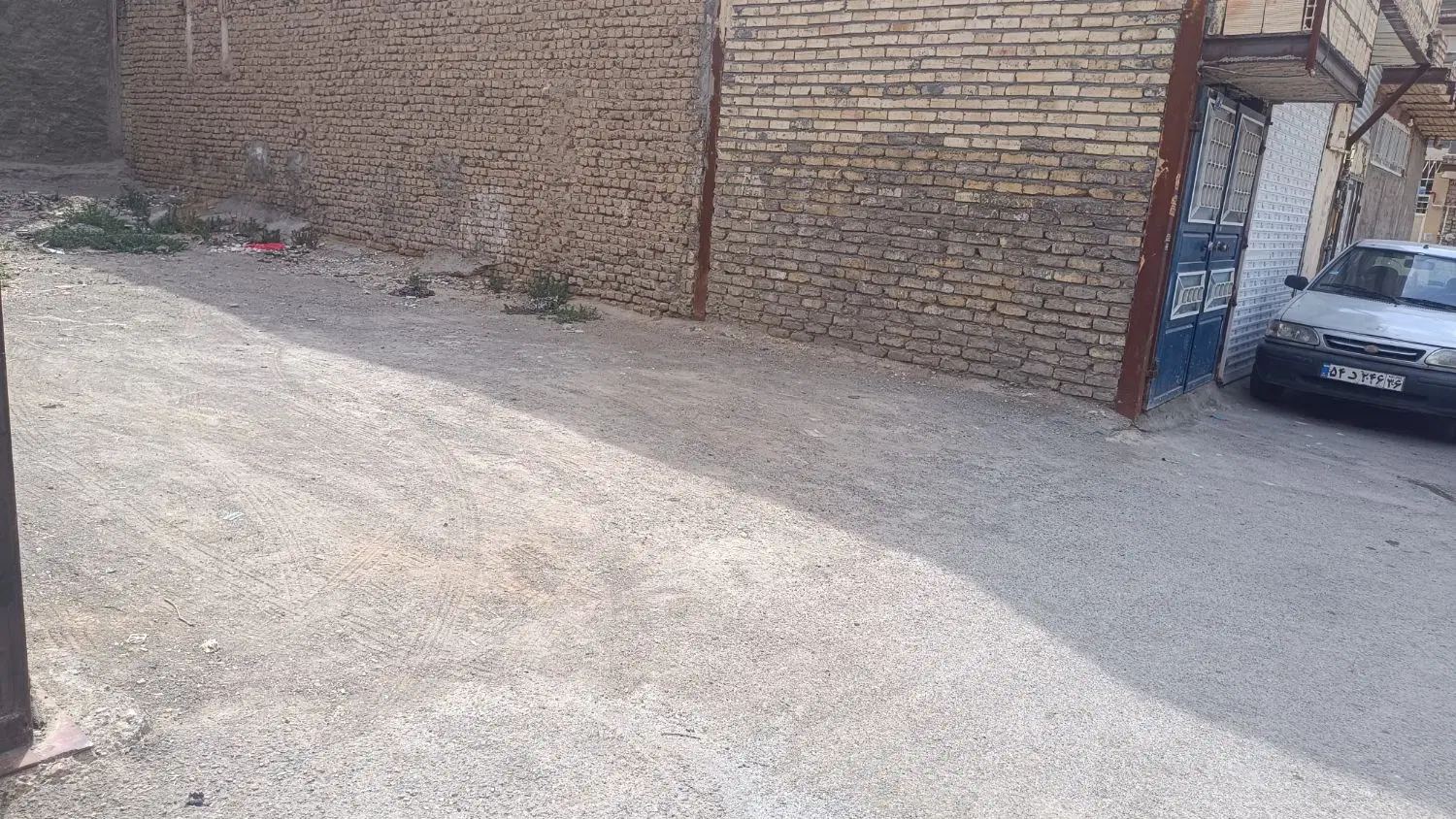 زمین فروشی