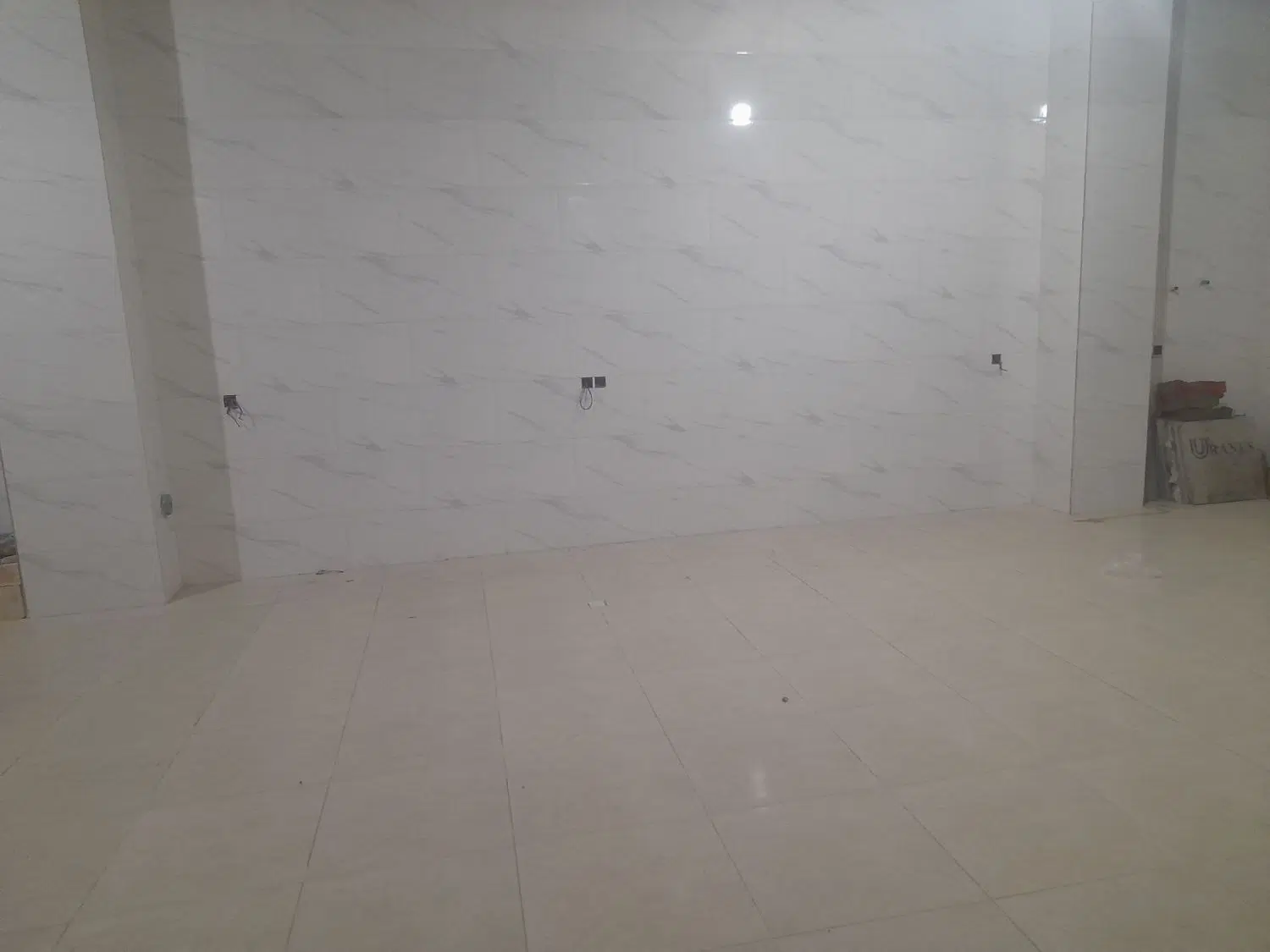 مغازه و انباری به متراژ ۸۰ متر