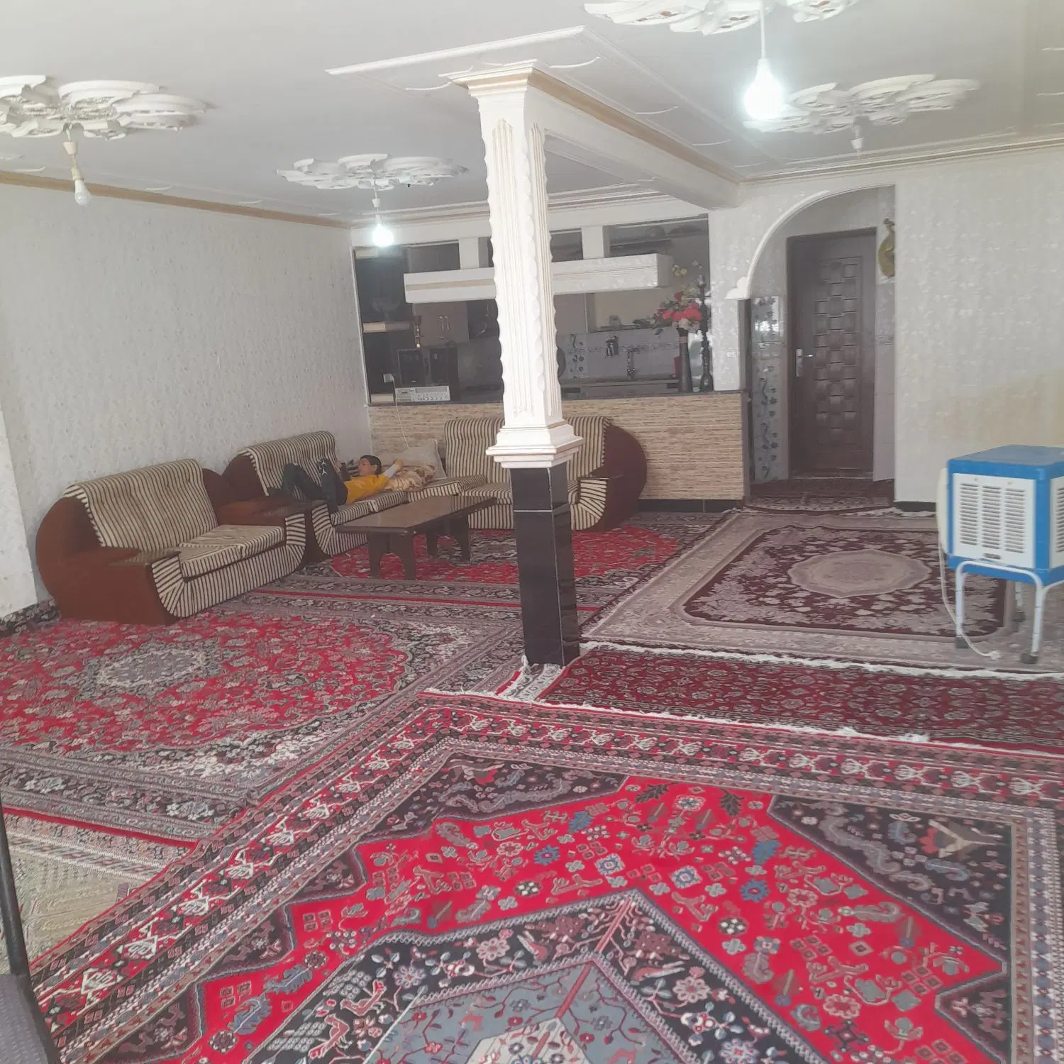 خونه دونبش ۲۸۵ متر۱۴۰ مترساخت دو خوابه سرویس کامل