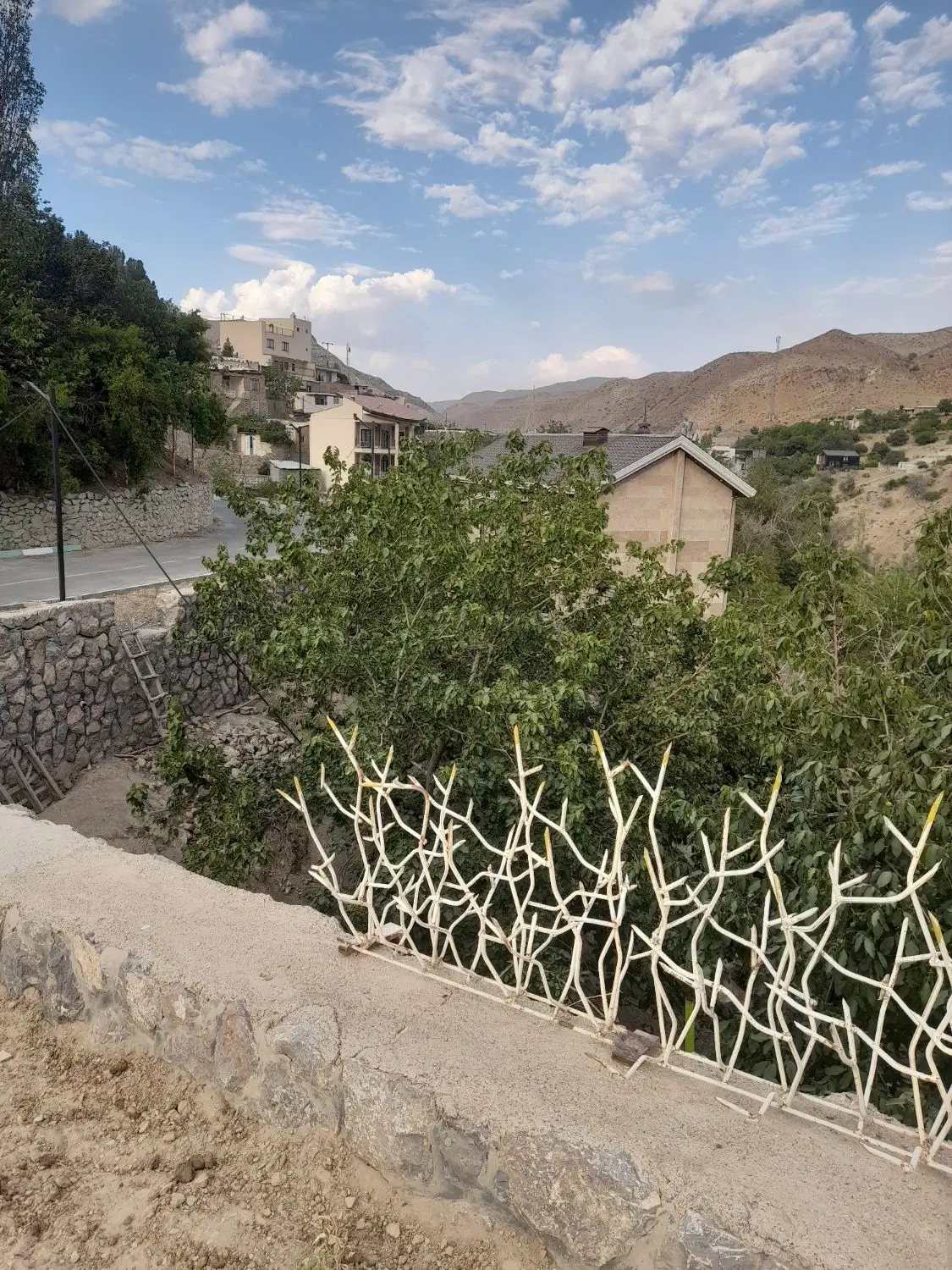 باغچه ۸۰۰ متری دماوند