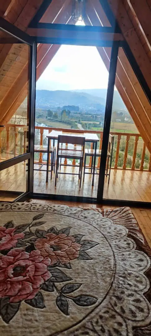 کلبه سوئیسی باغ معروف