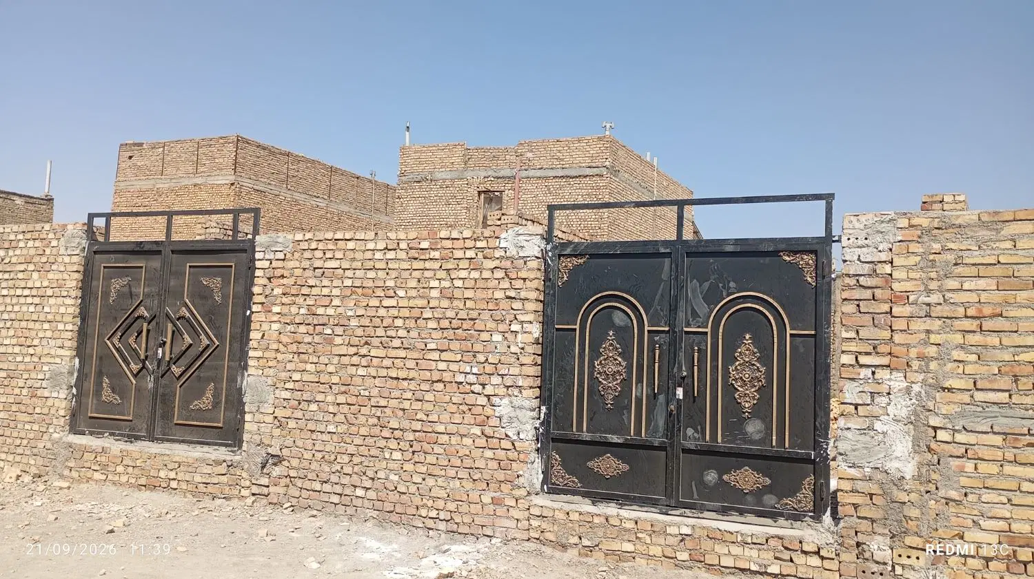 فروش زمین وچهار دیوار پای آهن