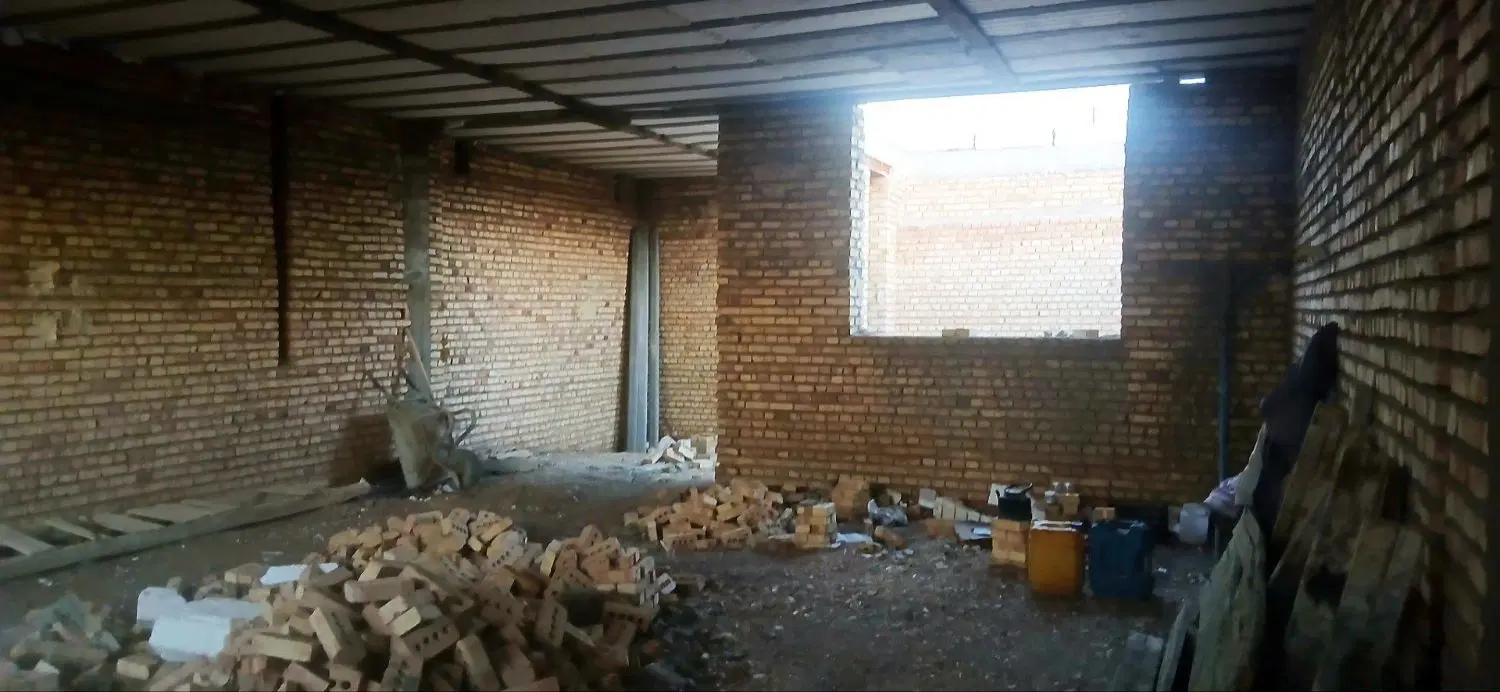 خانه نیمه ساخته