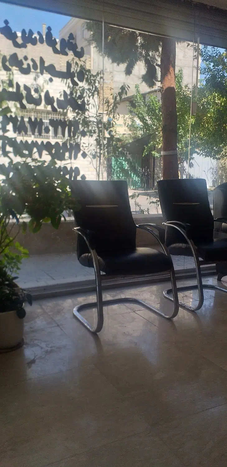 اپارتمان درشهرک وحدت بمتراژ ۱۳۵ متری فول امکانات