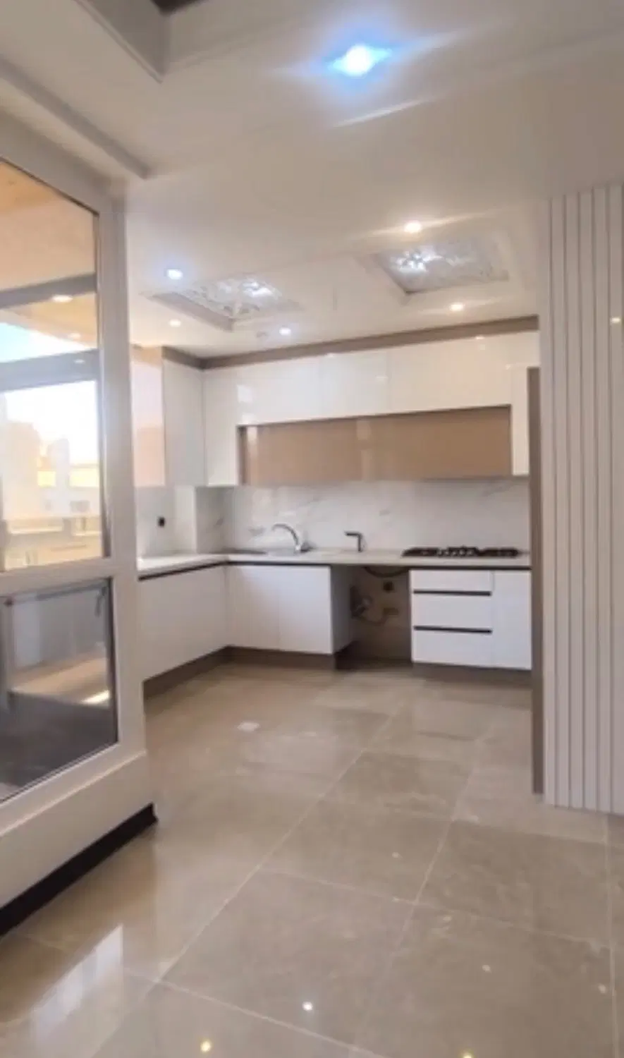 ۱۱۵ متر نوساز ۲ پارکینگ ۲ خواب ۱ مستر طبقه ۴ چایچی